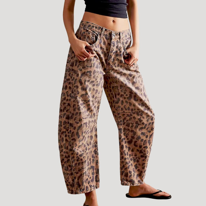 Sylvia — Relaxed jeans for women with barrel leg, Timeless Wears